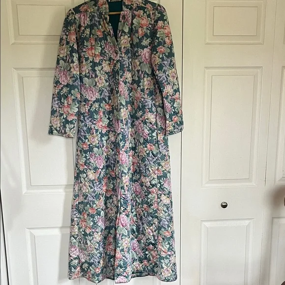 Floral Quilted Long Robe - Picture 1 of 3
